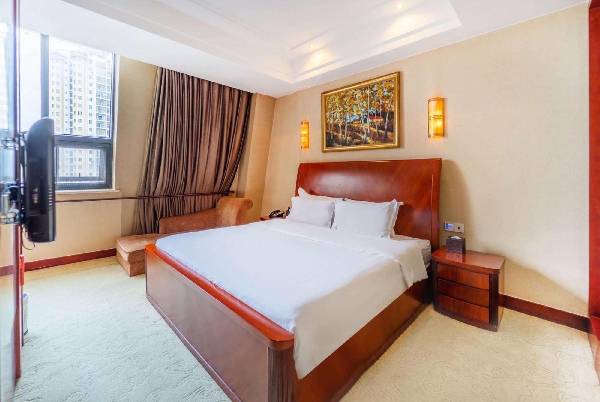 ホテル Ramada Plaza By Wyndham Chongqing West エクステリア 写真