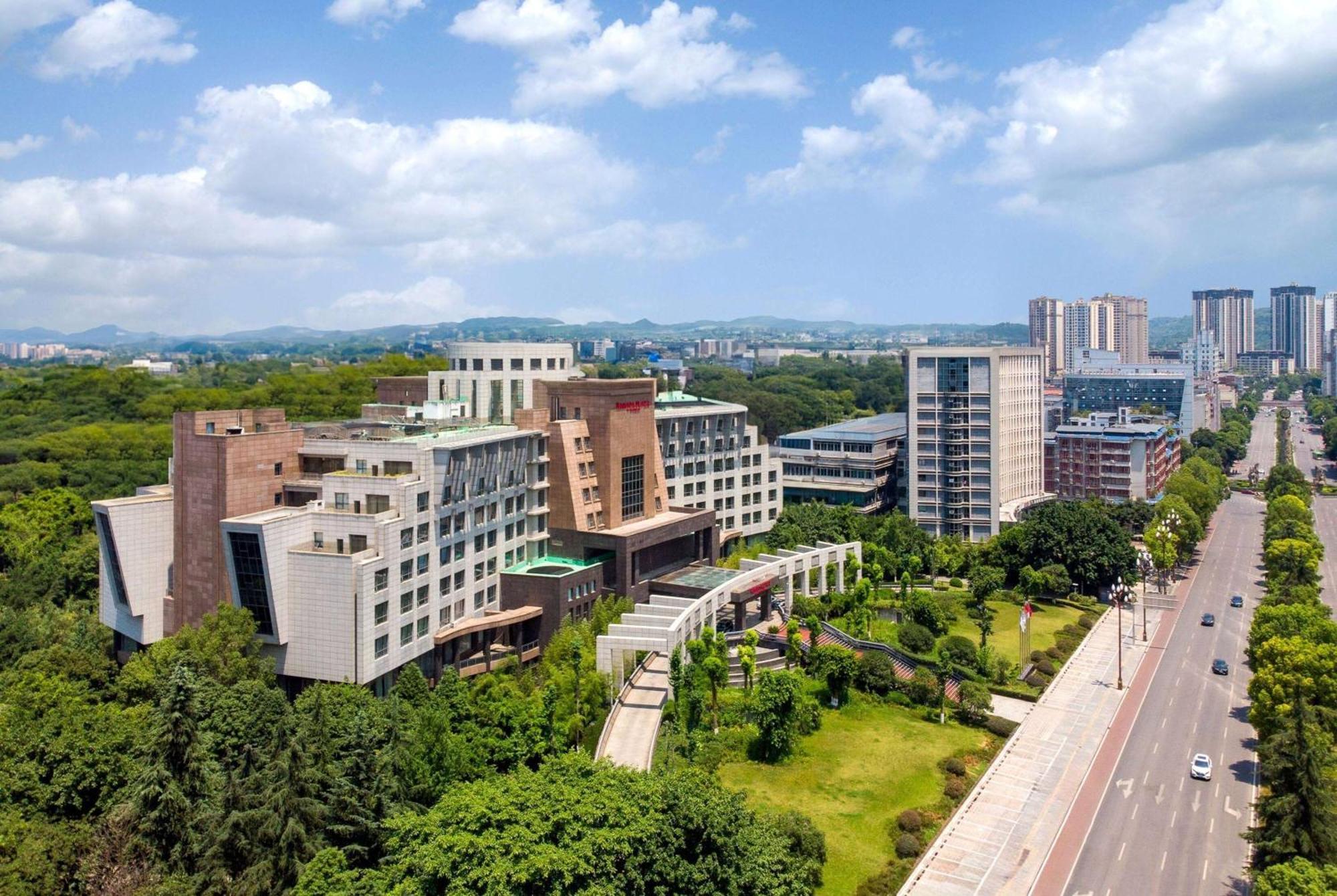 ホテル Ramada Plaza By Wyndham Chongqing West エクステリア 写真