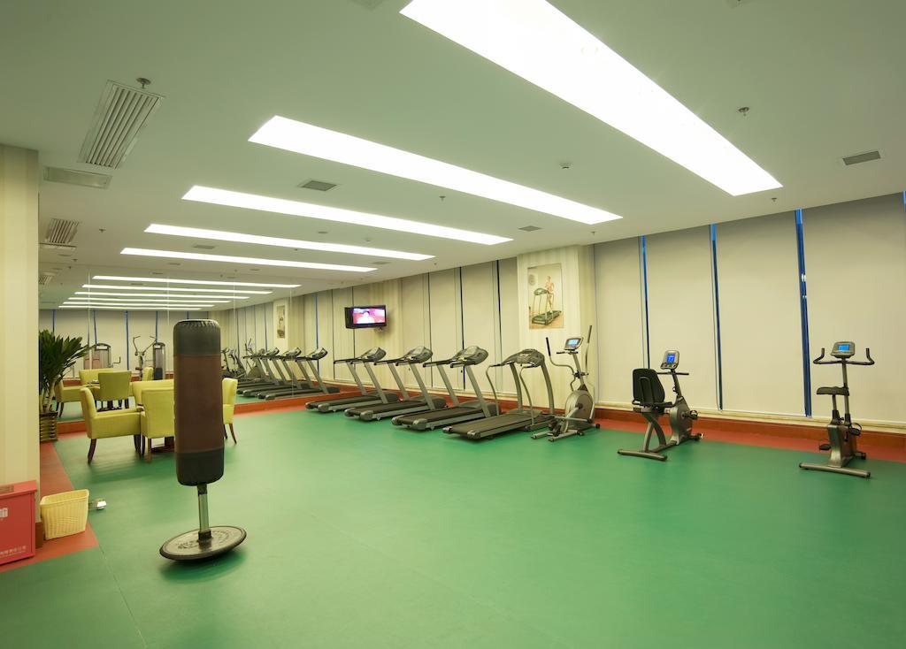 ホテル Ramada Plaza By Wyndham Chongqing West エクステリア 写真