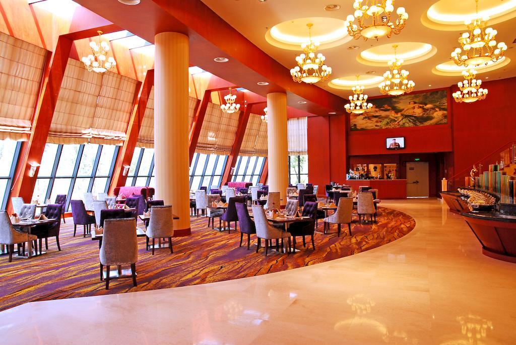 ホテル Ramada Plaza By Wyndham Chongqing West エクステリア 写真
