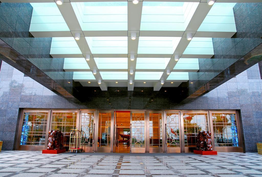 ホテル Ramada Plaza By Wyndham Chongqing West エクステリア 写真