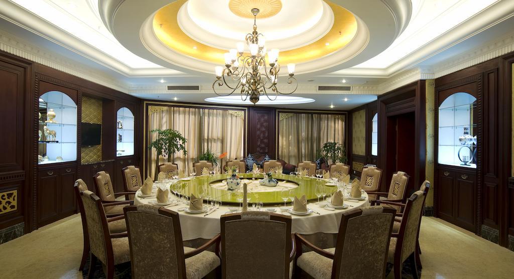 ホテル Ramada Plaza By Wyndham Chongqing West エクステリア 写真