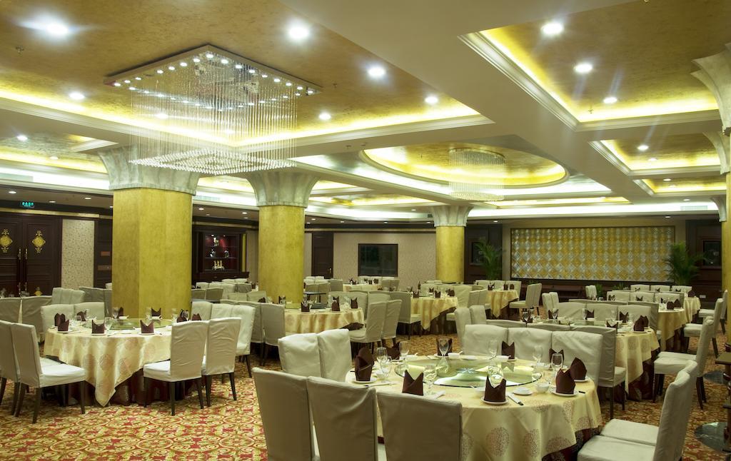 ホテル Ramada Plaza By Wyndham Chongqing West エクステリア 写真