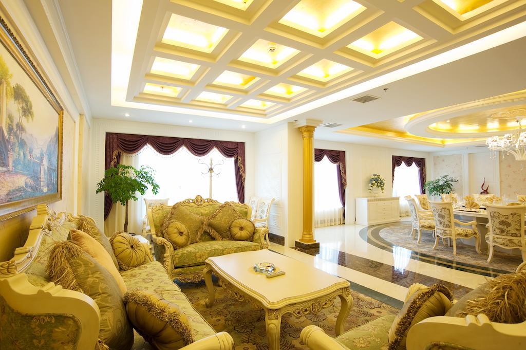 ホテル Ramada Plaza By Wyndham Chongqing West エクステリア 写真