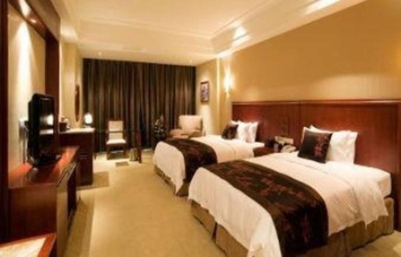 ホテル Ramada Plaza By Wyndham Chongqing West エクステリア 写真